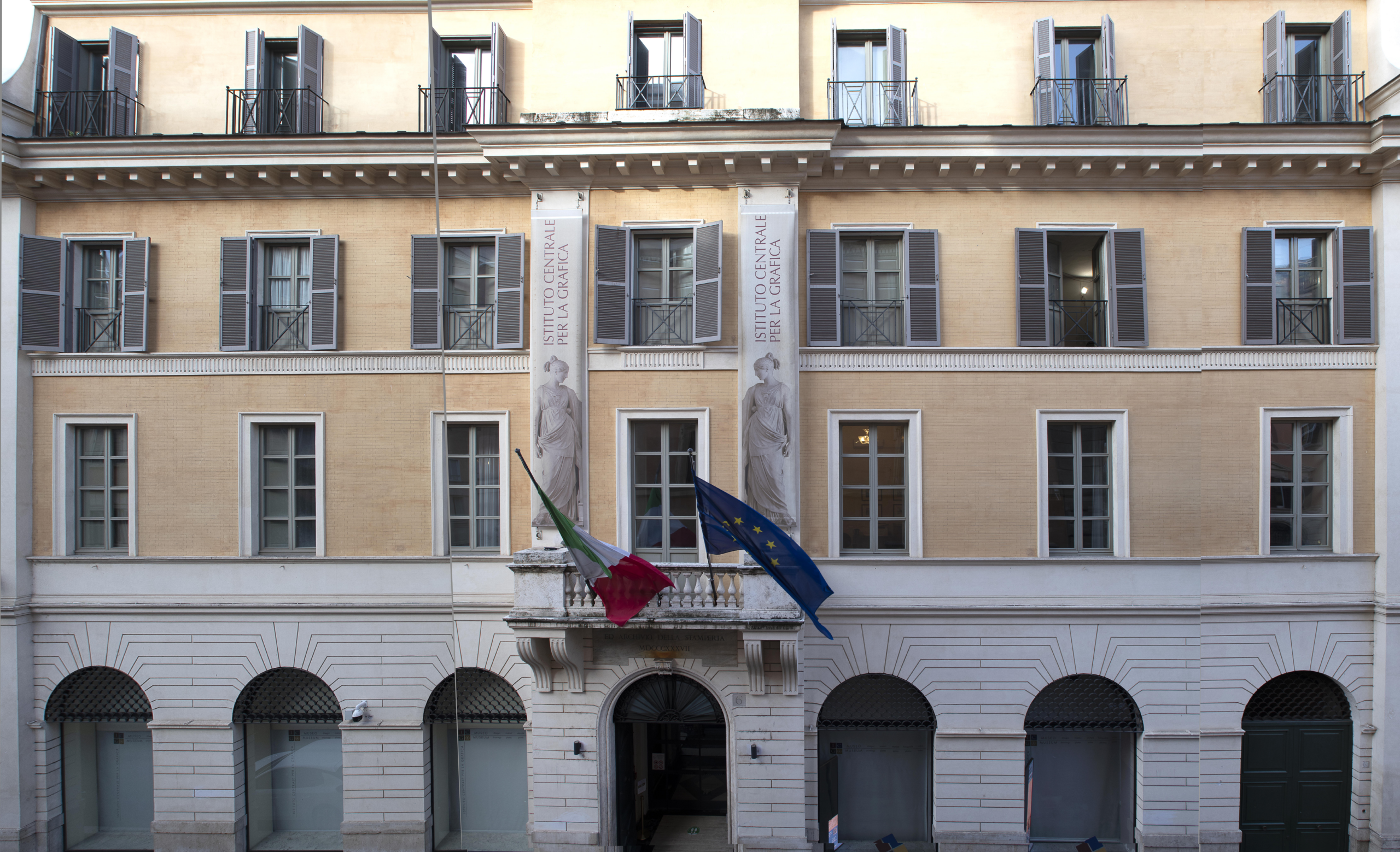 Immagine della facciata del palazzo dell'Istituto Centrale per la grafica a Roma.